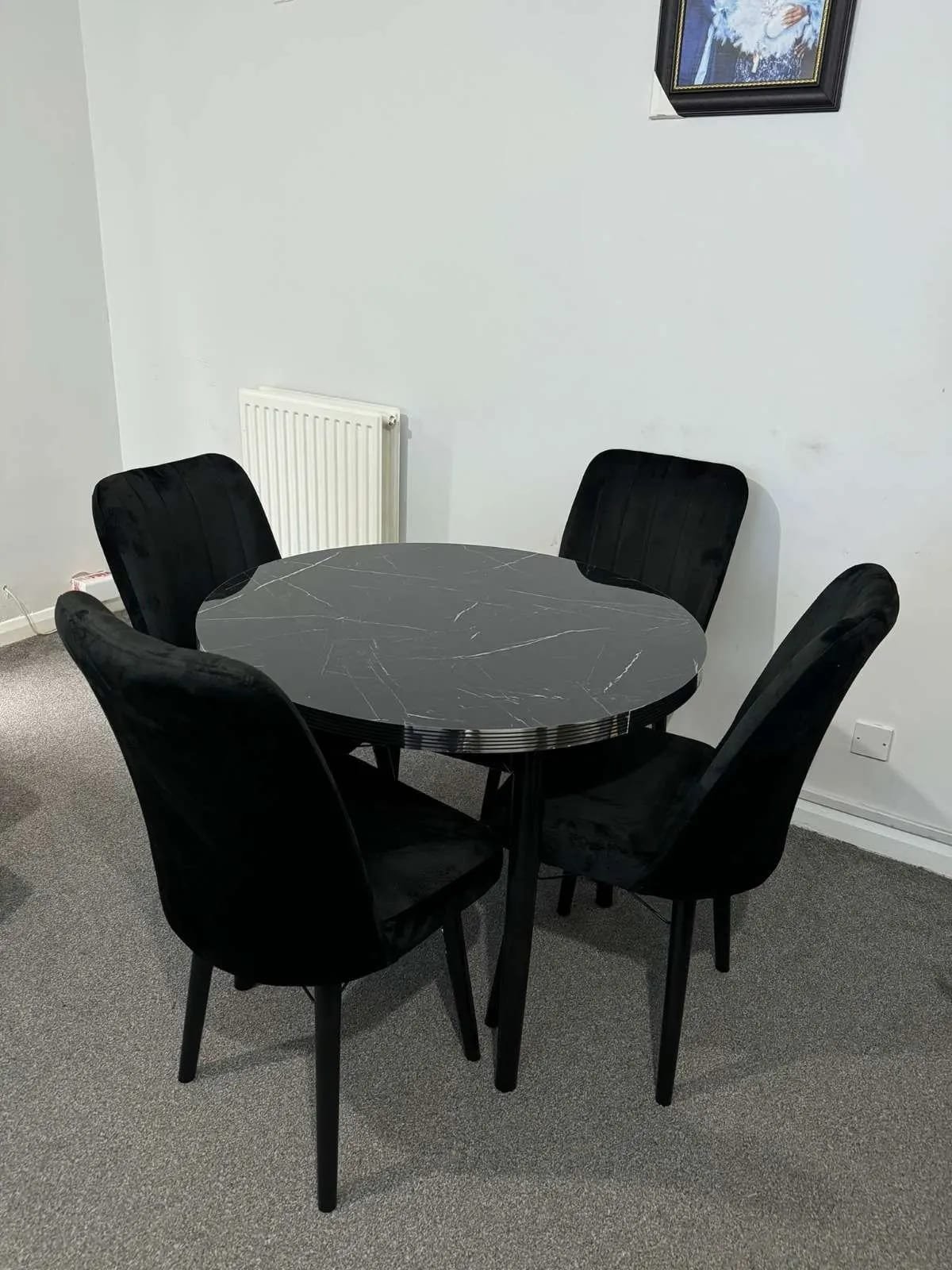 Round Wooden Dinning Tables